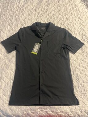 Murano Men's Black Short-Sleeve Camp Collar Button-Up Shirt